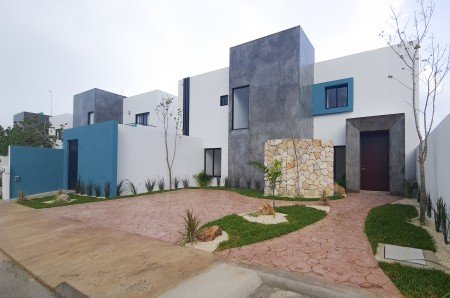 Casas en venta en Conkal Merida 2 plantas y recamara en planta baja